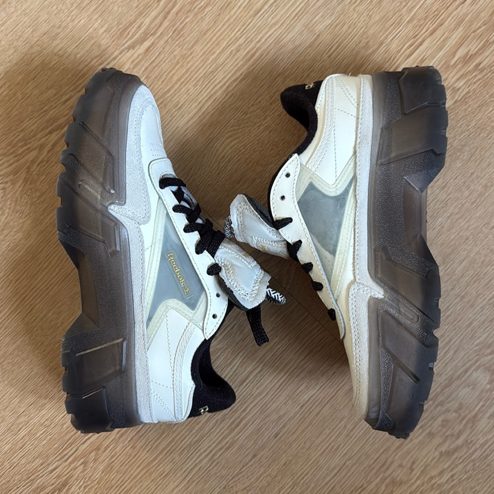 👟Reebok Cardi B Club C Sneaker Size 6
